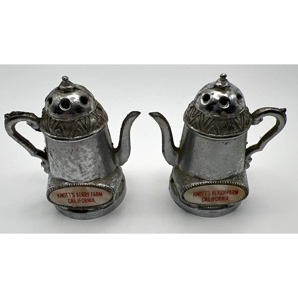 Knotts Berry Farm, CA Tea Kettles Salt And Pepper Shakers With Tray